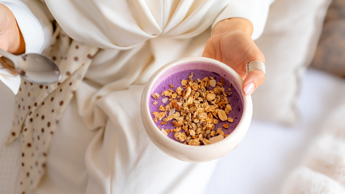 Bowl à l'ube et granola